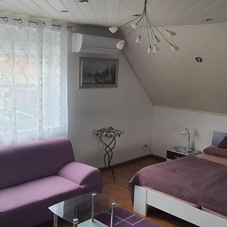 Nettes 2- Zimmer Apartment Sehnde Esterno foto
