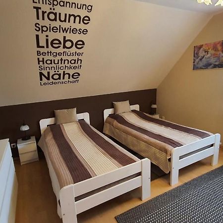 Nettes 2- Zimmer Apartment Sehnde Esterno foto