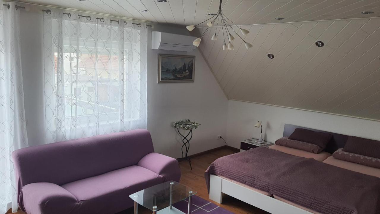 Nettes 2- Zimmer Apartment Sehnde Esterno foto