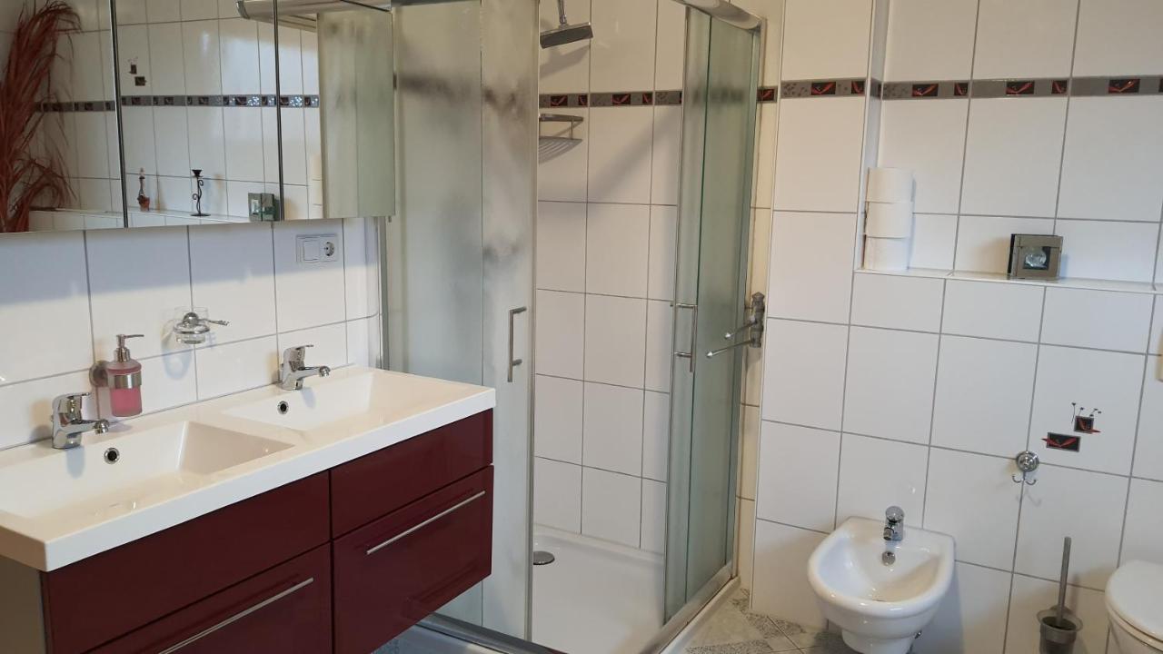 Nettes 2- Zimmer Apartment Sehnde Esterno foto