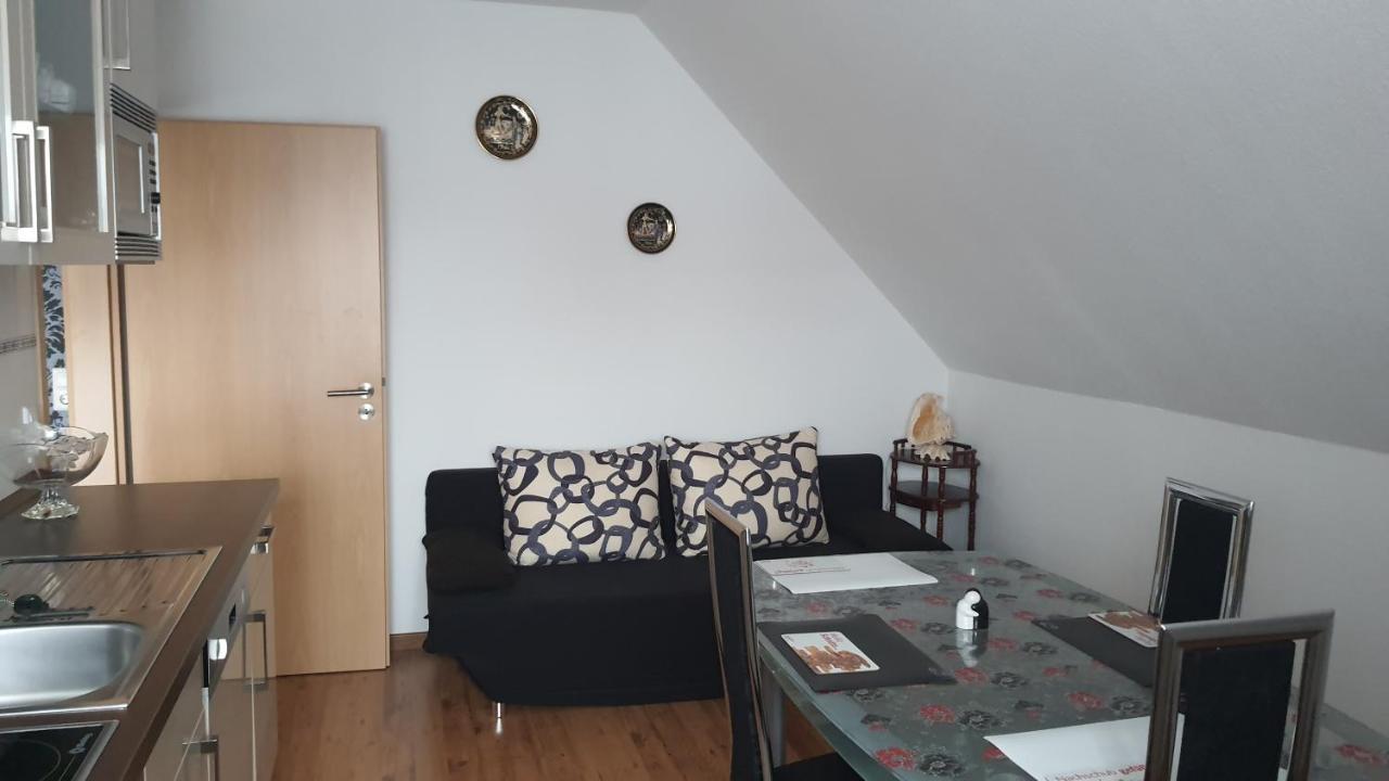 Nettes 2- Zimmer Apartment Sehnde Esterno foto