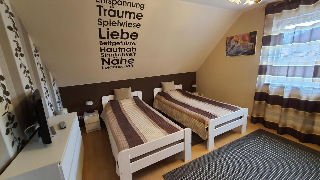 Nettes 2- Zimmer Apartment Sehnde Esterno foto