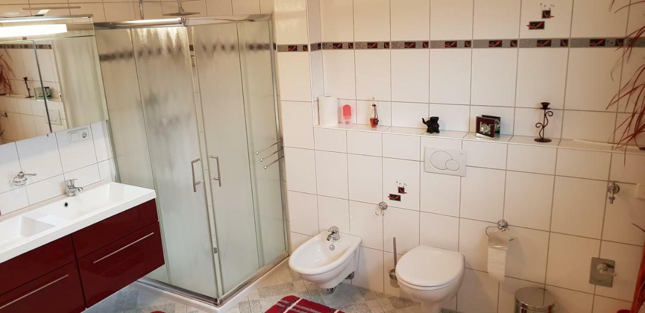 Nettes 2- Zimmer Apartment Sehnde Esterno foto